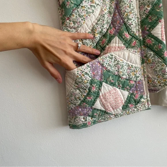 Handmade grandma quilted vest vintage Aiyia cottagecore prairie blanket large L - Picture 7 of 10
